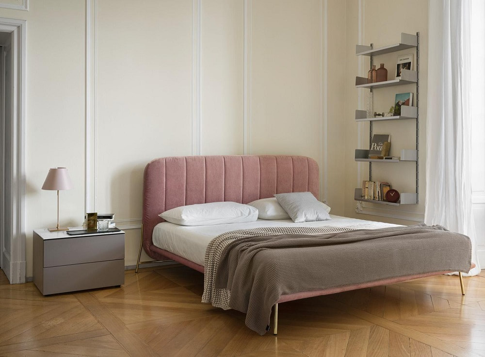 Chiếc giường Le Marais với hình khối thanh lịch